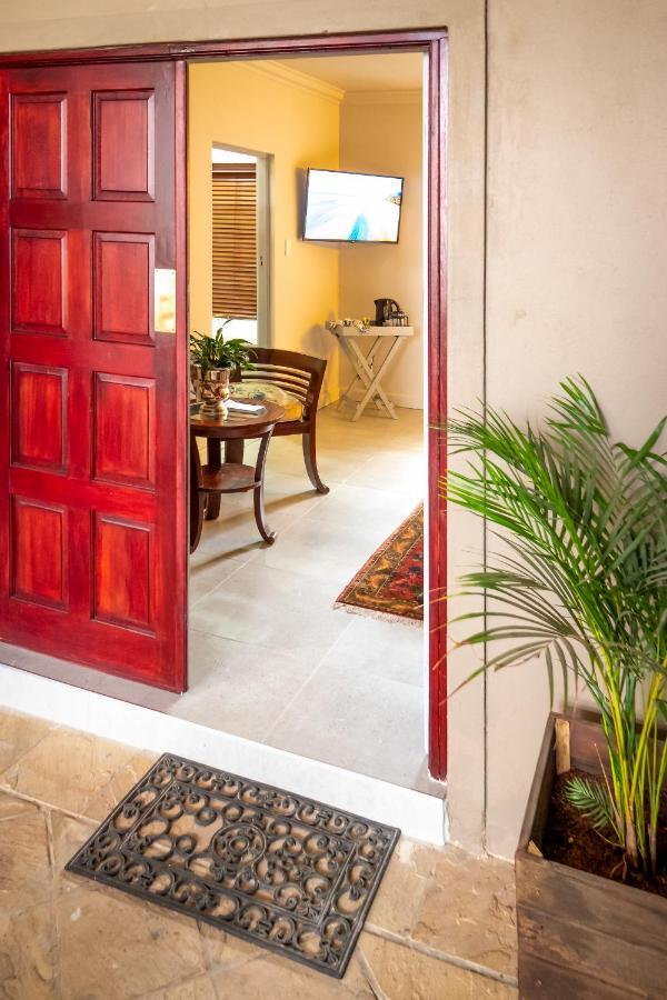 Spacube Luxury Suites&Spa Pretoria-Noord Extérieur photo